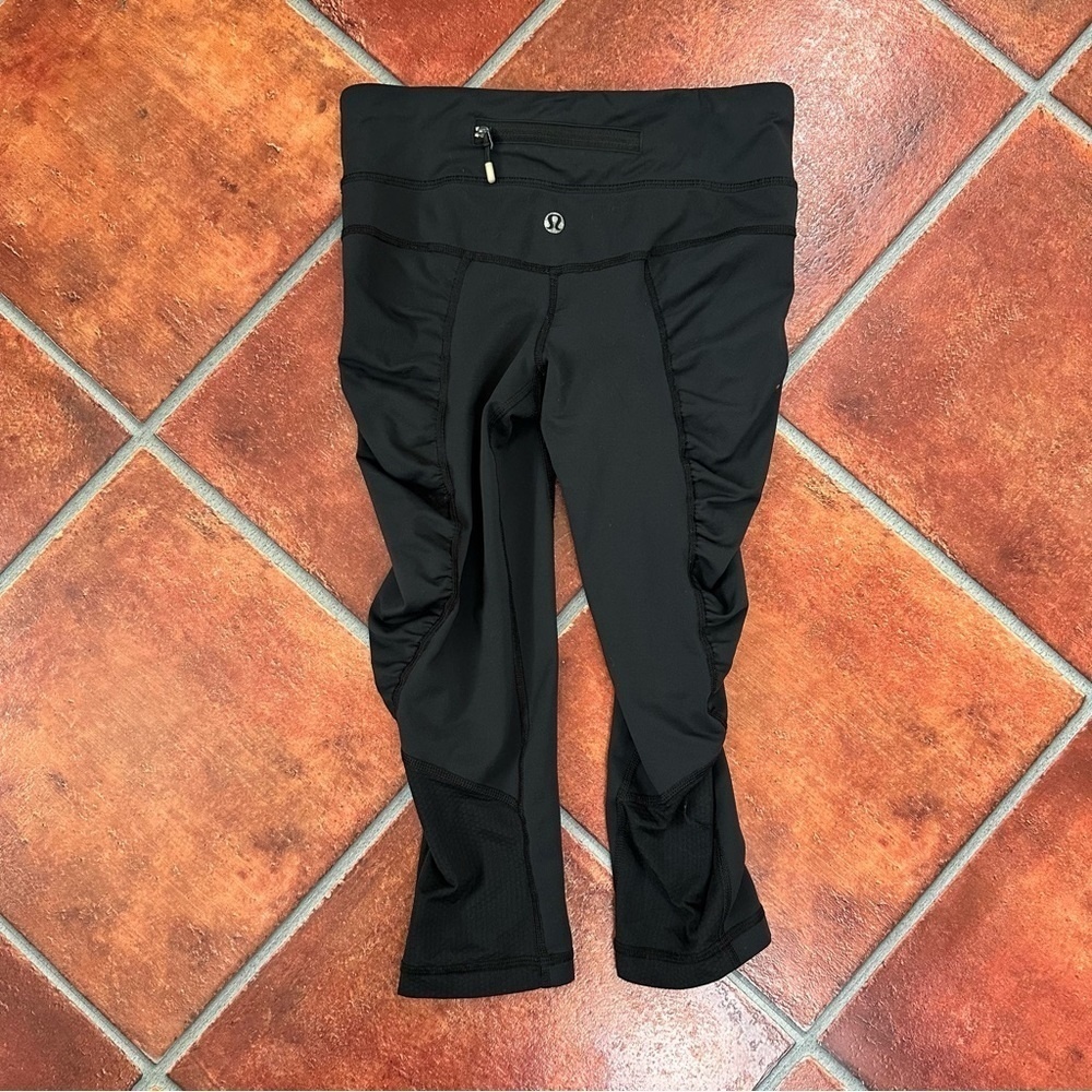 Lululemon 16 Cropped Leggings w/ Pocket